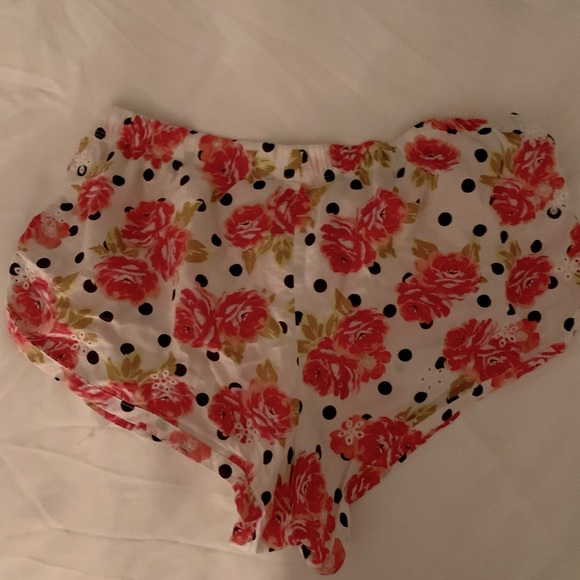 Victoria’s Secret floral sleep shorts - Picture 2 of 3